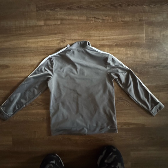 Adidas Kids XL Gray Zip-Up Jacket with White Stripes – Classic Sporty Style - Picture 5 of 6
